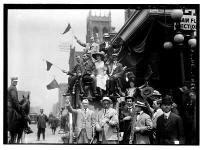 California delegates cheering on stagecoach at the 1912 Republican National Convention held at the Chicago Coliseum, Chicago, Illinois, June 18-22, 1912 LCCN2014690528