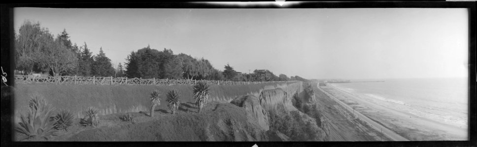 California, Malibu coast, looking south, with handmade rustic fence LCCN2017656478