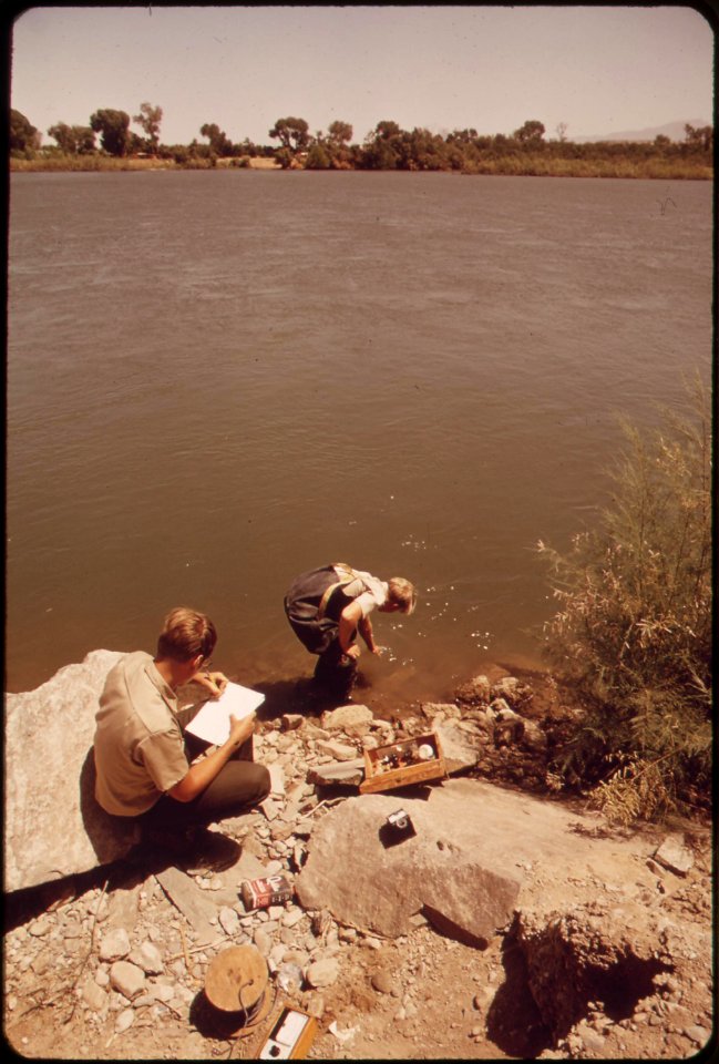 California-fish-and-game-biologists-take-water-samples-from-goose-flats-section-of-the-colorado-river-may-1972 7006616598 o