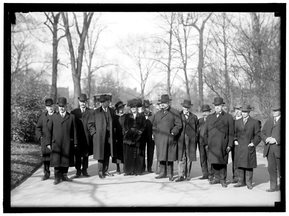 CALIFORNIANS AT WHITE HOUSE- DANIELS, JOSEPHUS, SECRETARY OF THE NAVY, 1913-1921; WORKS, JOHN DOWNEY, U.S.S., CA, 1911-1917 LCCN2016866170