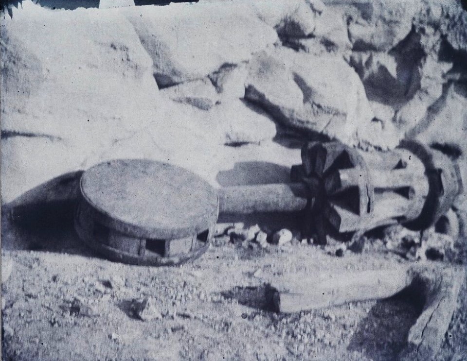 Calvert Jones, Old Capstan under a Rock, Malta 1846