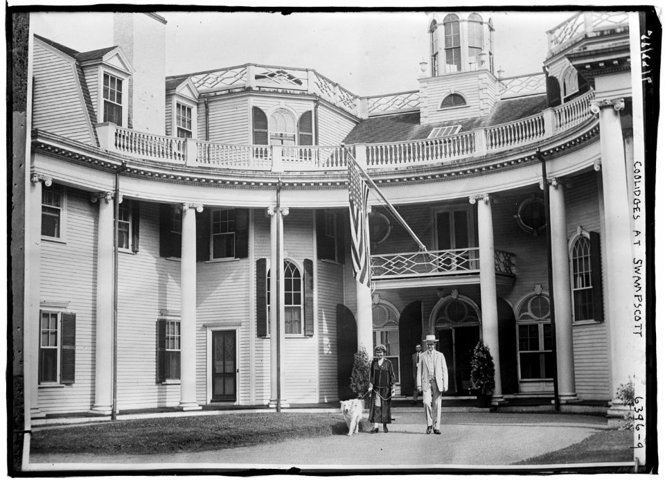Calv. Coolidge & wife at Swapscott LCCN2014718477