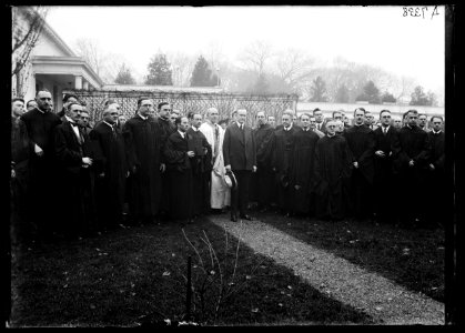 Calvin Coolidge and group of clergymen LCCN2016886974