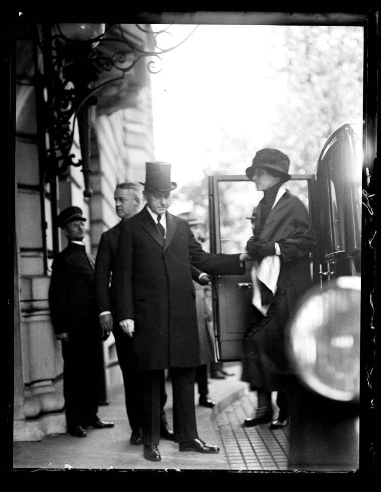 Calvin Coolidge at) Funeral of Frances McKenna (...) wife of Supreme Court Justice (... LCCN2016894390