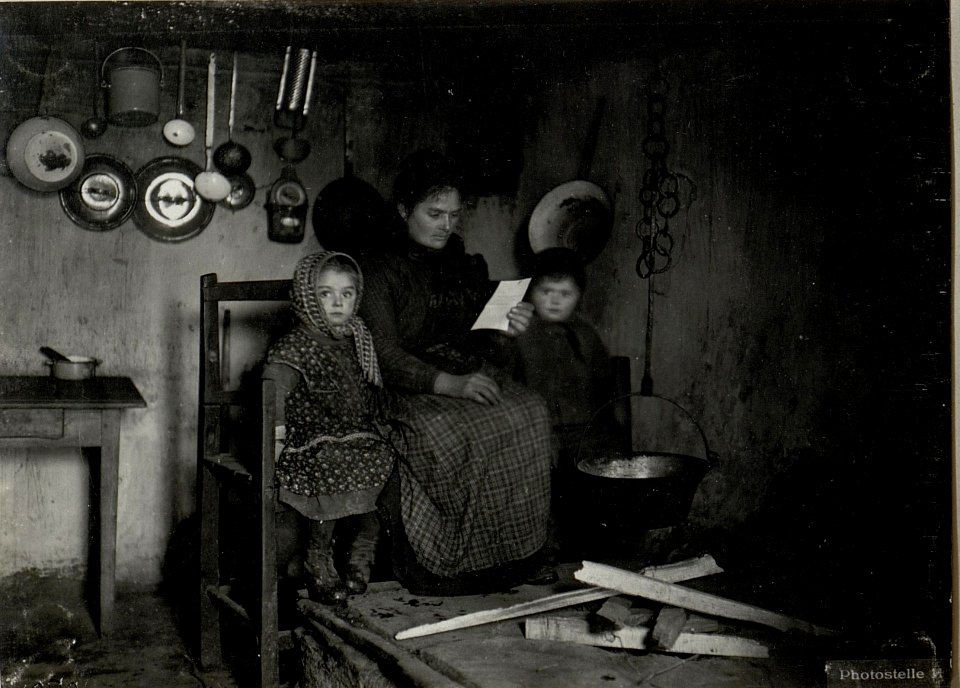 Calzeranica. Italienische Familie. (BildID 15639879)