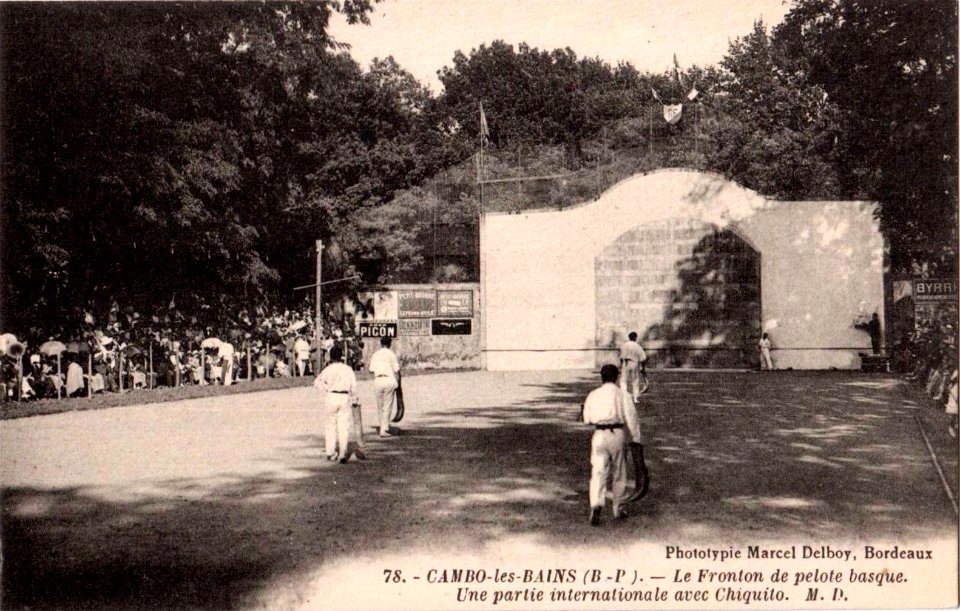 Cambo (64) - le Fronton
