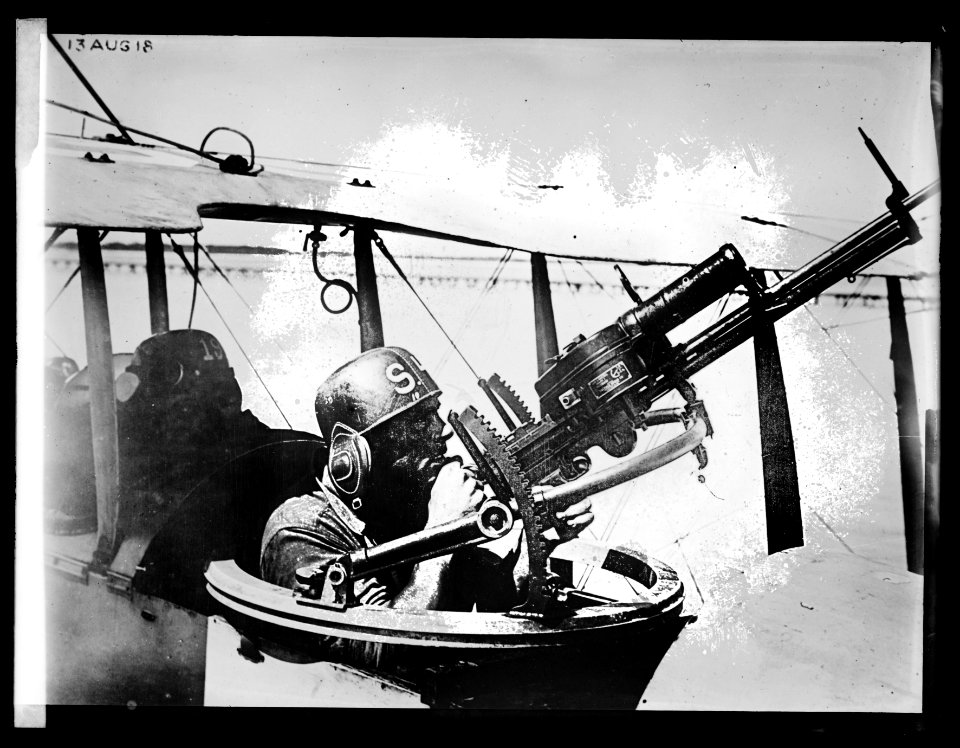 Camera gun, 8-31-22 LCCN2016852490