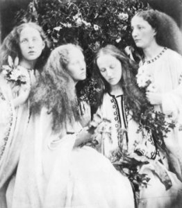 Cameron, Julia Margaret - »Garten junger Mädchenblüten« (Zeno Fotografie)