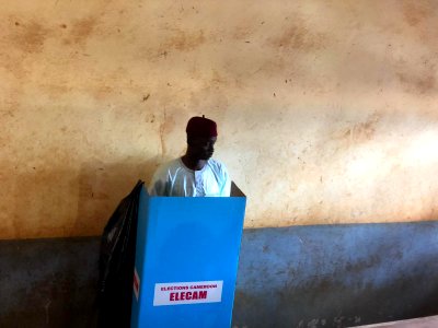 Cameroonian opposition candidate Cabral Libii voting in Yaounde during the 2018 presidential election photo