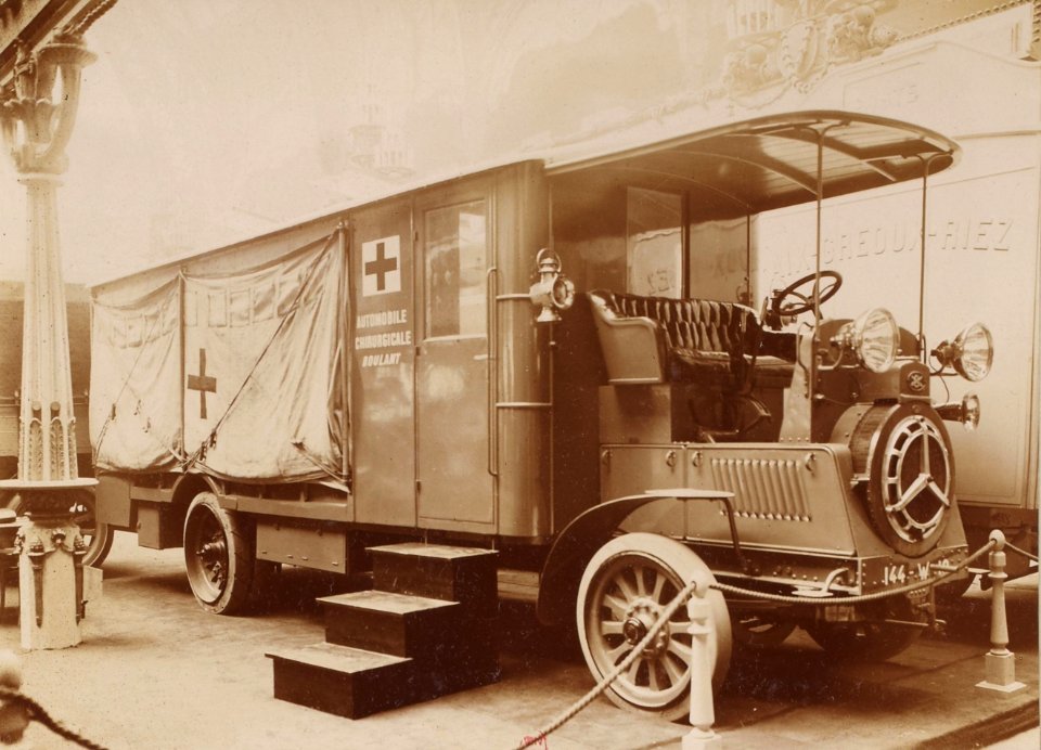 Camion chirurgical De Dion-Bouton (1913)