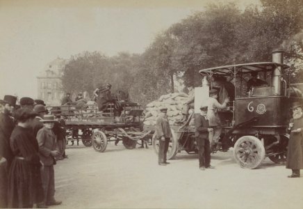 Camion vapeur porteur et tracteur de Dion-Bouton (10 tonnes au total, en 1899)