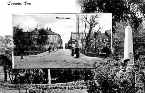 Cammin in Pommern - Wallstrasse und Kriegerdenkmal