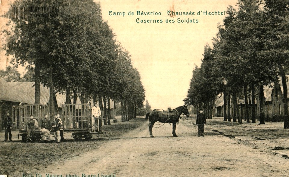 Camp de Beverloo - Chausee d'Hechtel - Casernes des Soldats (Ph. Mahieu, phot, Bourg-Leopold)