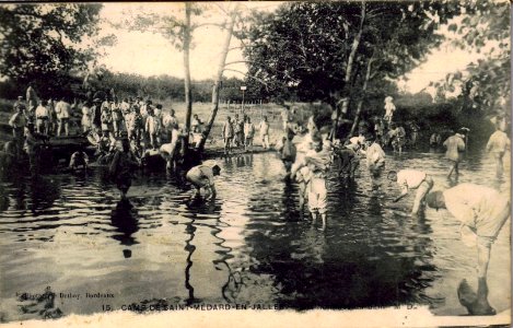 Camp de Saint-Médard - Hommes au bain