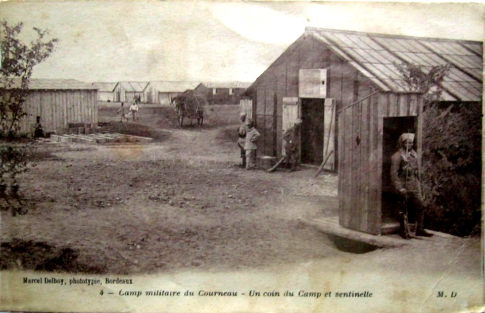 Camp du Courneau - coin du camp et sentinel