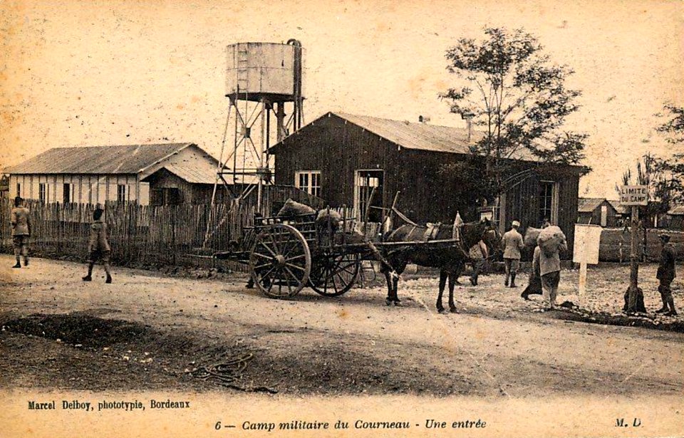 Camp du Courneau - Entrée