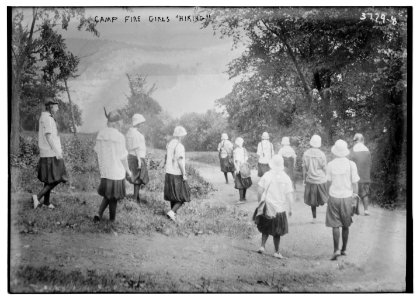 Camp Fire girls hiking LCCN2014701163