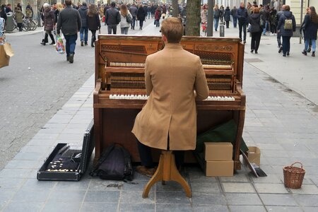 Street city piano