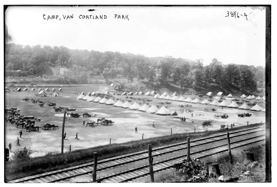 Camp, Van Cortland Park LCCN2014702022