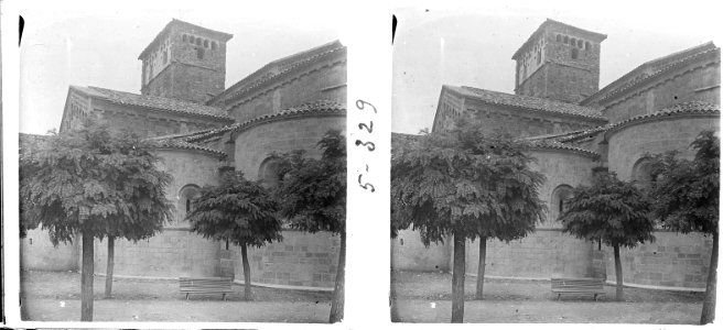 Campanar i absis del monestir de Sant Joan de les Abadesses