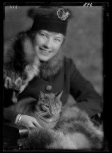 Campbell, Natalie, Miss, with Buzzer the cat, portrait photograph LOC agc.7a14131