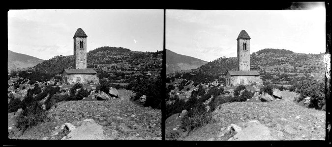 Camí a una ermita amb les muntanyes de fons