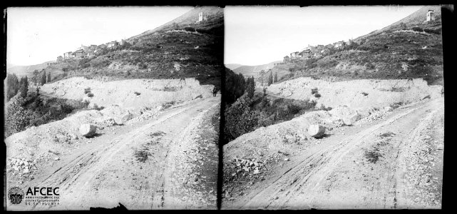 Camí amb al poble de Toses al fons
