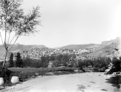 Camí de la Seo amb Castellciutat al fons Restored
