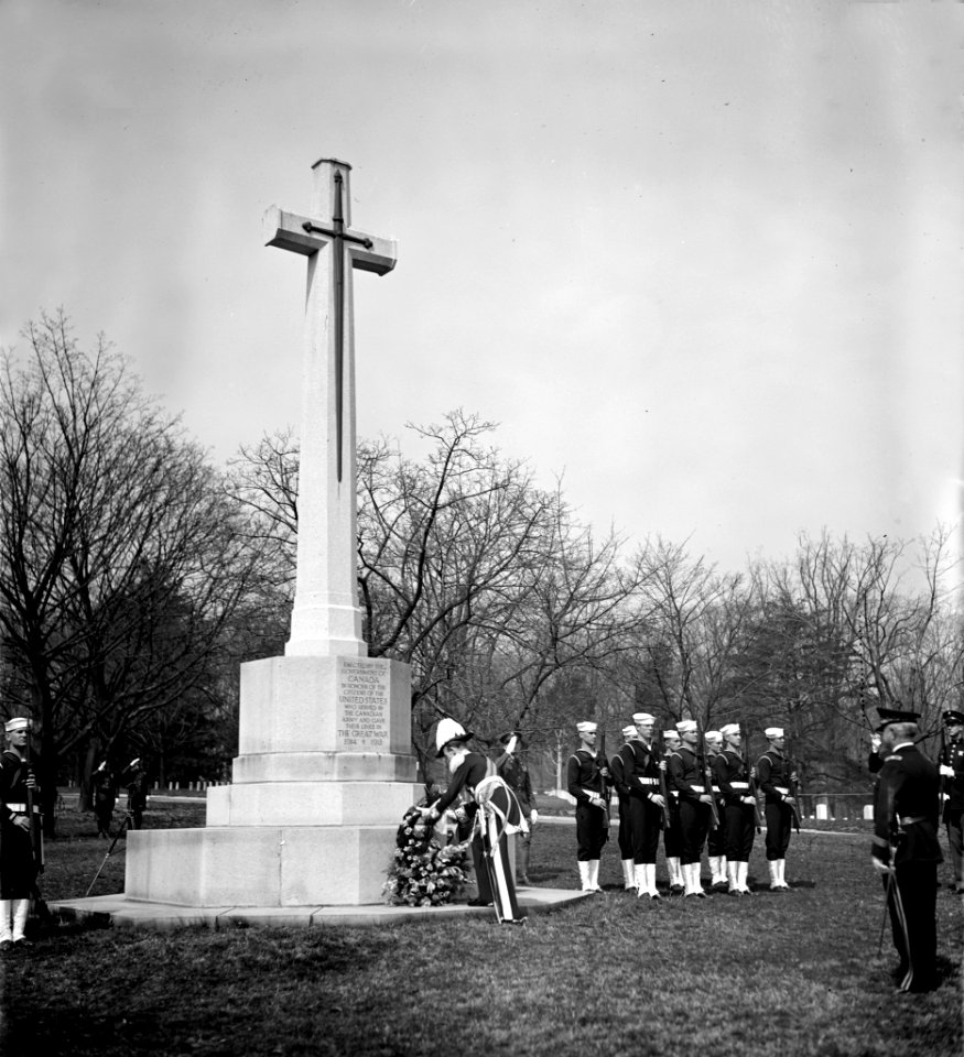 Canadian Governor General Lord Tweedsmuir places a wreath on the Canadian Cross of Sacrifice - Arlington National Cemetery - 1937-03-31