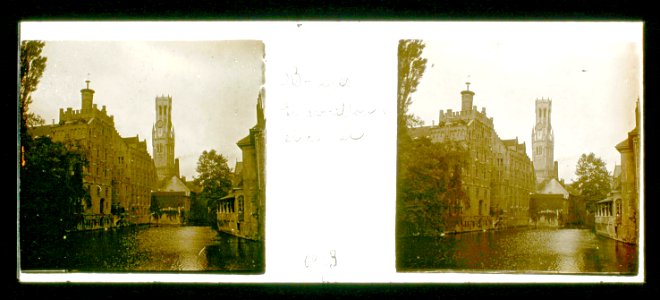 Canal de la ciutat . Al fons, la torre Belfort