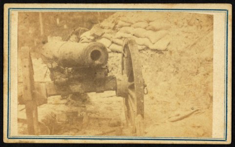 Cannon mounted in the camp of Duryea's and Bainbridge's Batteries, 15th Arkansas Confederate Infantry, Port Hudson, Louisiana) - photographed by McPherson & Oliver, Baton Rouge, La LCCN2010647765