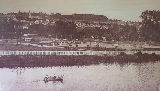 Canotage sur l'Allier et Tennis-Club de Vichy, début du XXe