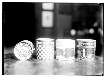 Cans of Barenlebkuchen cookies made by Gebruder Schmidt in Germany LCCN2014691817