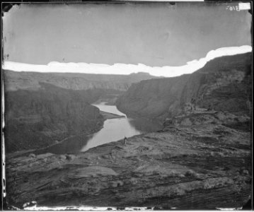 CANYON OF THE COLORADO RIVER NEAR MOUTH OF SAN JUAN RIVER - NARA - 524266