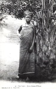 Cap Lopez-Jeune femme N'Komi