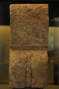 Capital depicting Hathor-MAHG 027868-P6130433