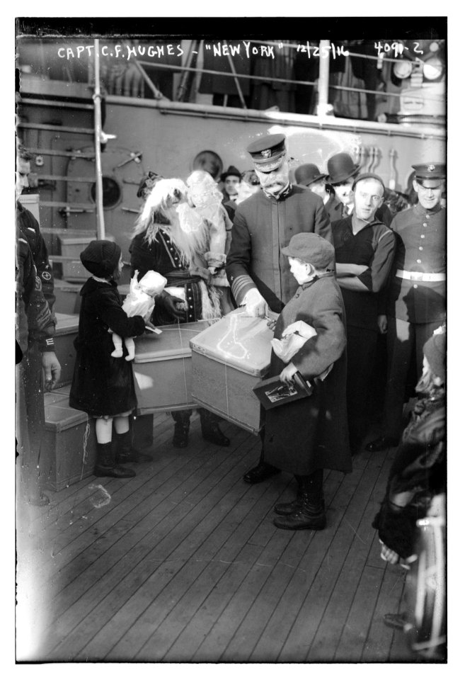 Capt. C.F. Hughes - NEW YORK, 12-25-16 LCCN2014703432