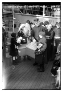 Capt. C.F. Hughes - NEW YORK, 12-25-16 LCCN2014703432