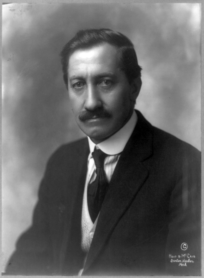 Capt. Frederick Albert Cook, half-length portrait, facing front LCCN90708048