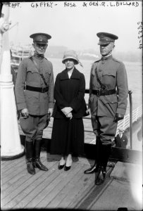 Capt. Gaffey - Rose & Gen. R.L. Bullard LCCN2014715063