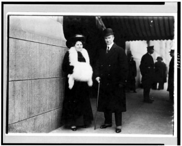 Capt. Rostron, of the Carpathia, and his wife LCCN92513325