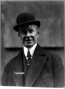Captain Arthur Henry Rostron, of the Carpathia, half-length portrait, standing, facing front LCCN89714241