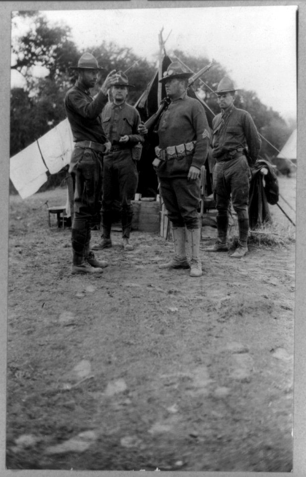 Captain Richmond Smith, of the 6th Infantry, Co. B in command at Boca Grande giving order to Sergeant of the Guard-Mexican-U.S. campaign after Villa, 1916 LCCN96509188