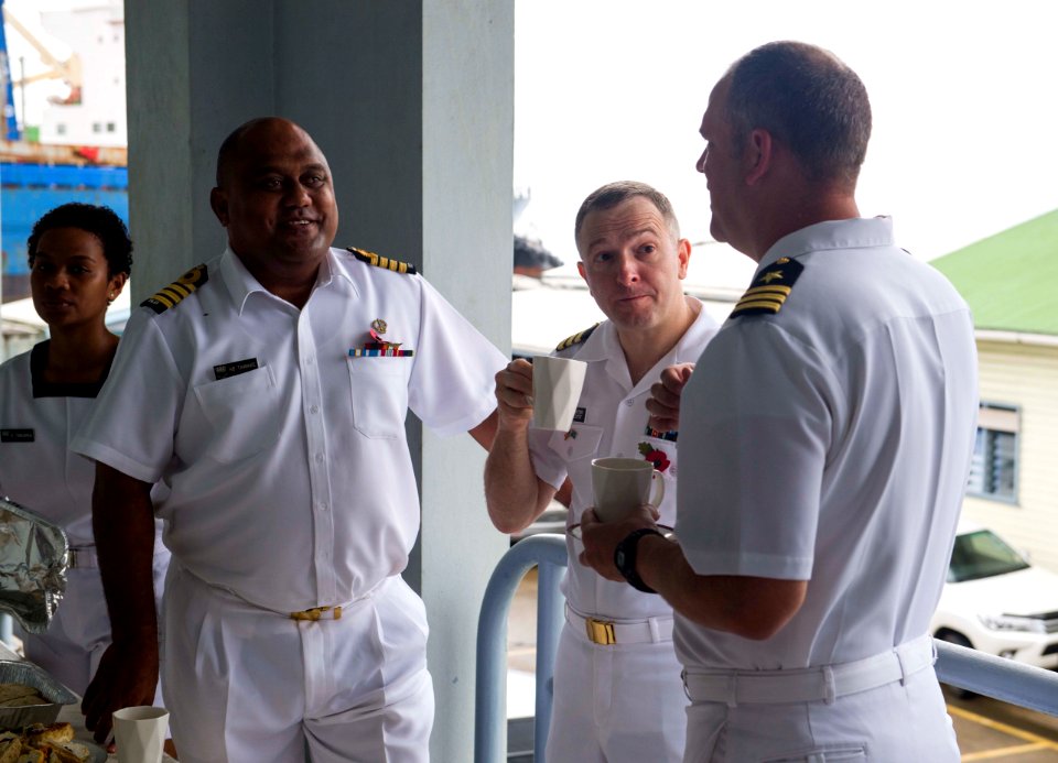 Captain Humphrey Tawake hosts visiting USN sailors - 181015-N-VG727-2044