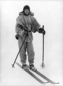 Captain Robert F. Scott on skis - H.G.P. LCCN2009633371