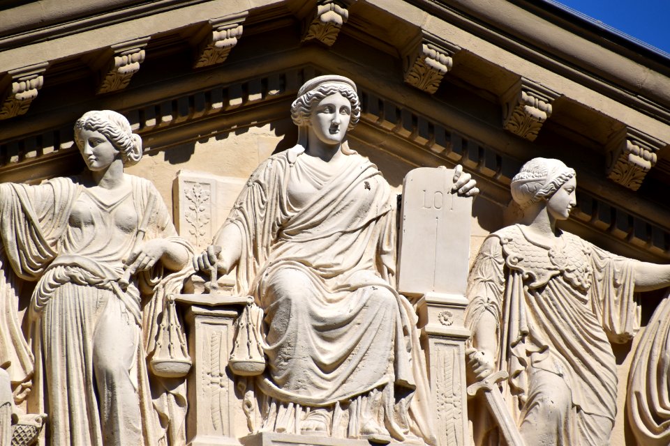 Carcassonne - Palais de justice 01