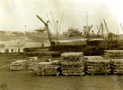 Cargo on the American Dock – Mole “G”, Marseille (Bouches-du-Rhone), France, 1918 (31337603203)