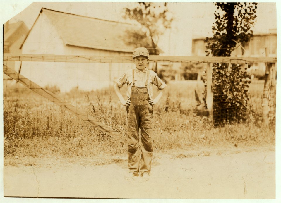 Carl Harden, doffer in Tupelo (Miss.) Cotton Mills. Said he was fourteen, but I doubt it. Couldn't write his own name. Been working in different mills about one year. LOC nclc.02139