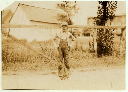 Carl Harden, doffer in Tupelo (Miss.) Cotton Mills. Said he was fourteen, but I doubt it. Couldn't write his own name. Been working in different mills about one year. LOC nclc.02139