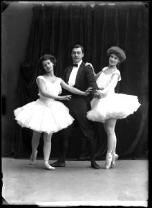 Carl Johannesson's ballet group, undated photo - SMV - NJ003